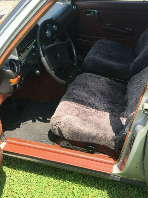 1983 Mercedes-Benz 200-Series 240d - photo 5