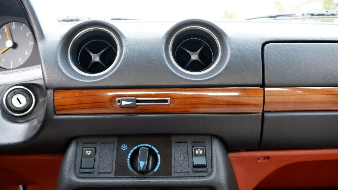 1980 Mercedes-Benz 240D - photo 7