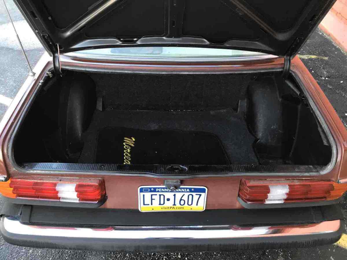 1980 Mercedes-Benz 240D - photo 12