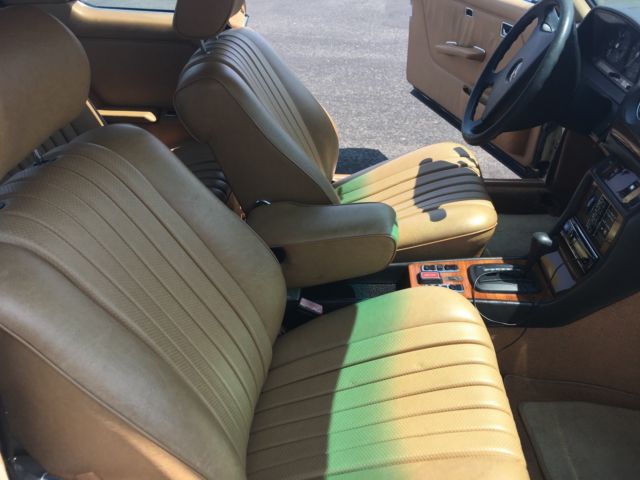 1980 Mercedes-Benz 200-Series 280CE - photo 12