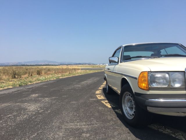 1980 Mercedes-Benz 200-Series 280CE - photo 5