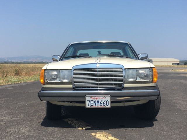 1980 Mercedes-Benz 200-Series 280CE - photo 6