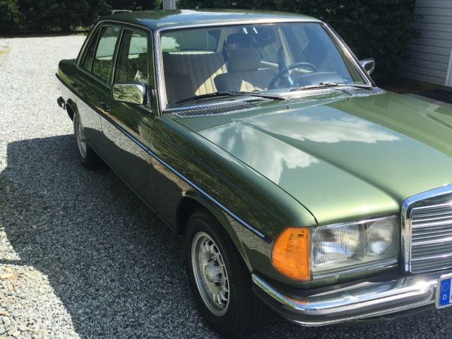 1980 Mercedes-Benz 200-Series - photo 3