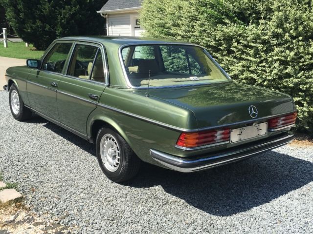 1980 Mercedes-Benz 200-Series - photo 5