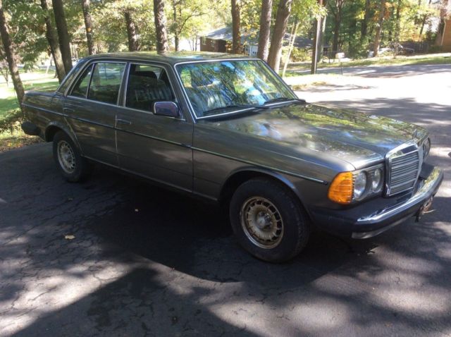 1980 Mercedes-Benz 300-Series 300D - photo 2