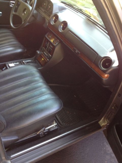 1980 Mercedes-Benz 300-Series 300D - photo 8