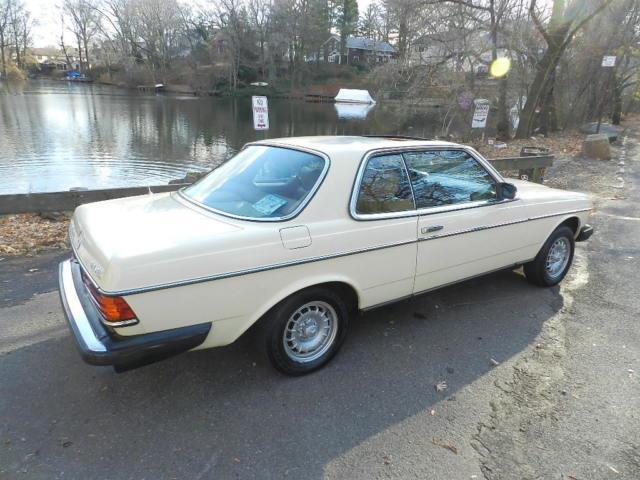 1980 Mercedes-Benz 300CD -- - photo 10