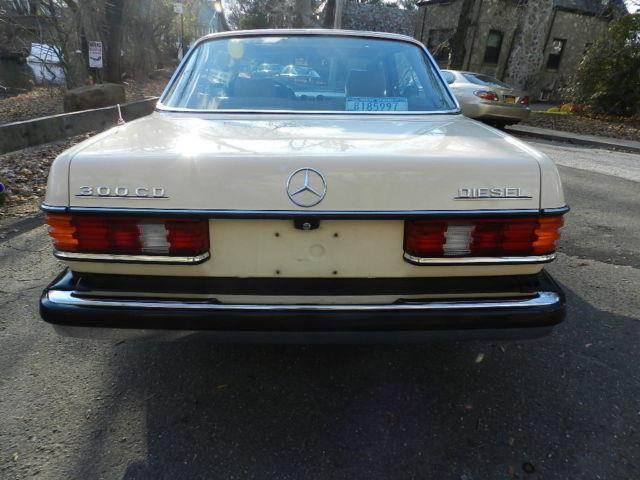 1980 Mercedes-Benz 300CD -- - photo 8