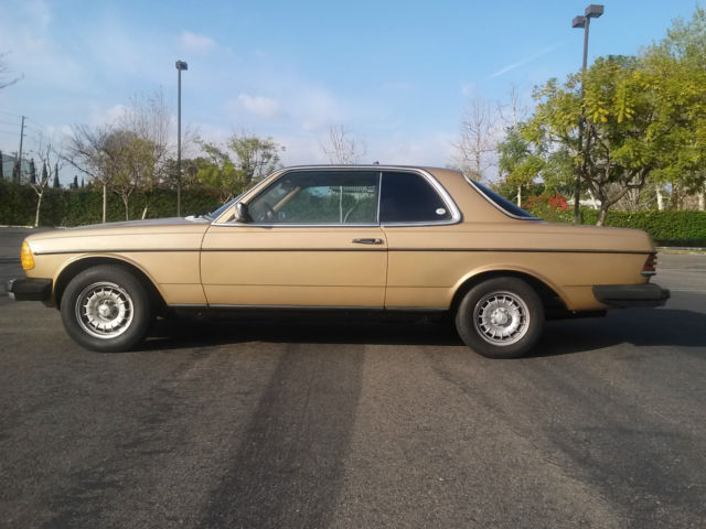 1980 MERCEDES BENZ 300CD COUPE DIESEL W123 1980 Mercedes-Benz 300-Series
