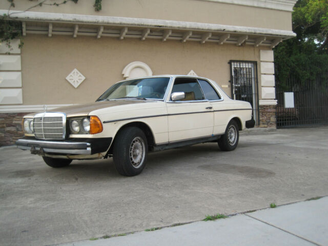 1980 Mercedes Benz 300CD Coupe running and driving no reserve. 1980 Mercedes-Benz 300-Series 2 dr coupe