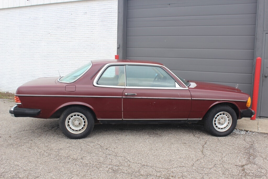 1980 Mercedes-Benz 300-Series Sunroof Coupe - photo 10