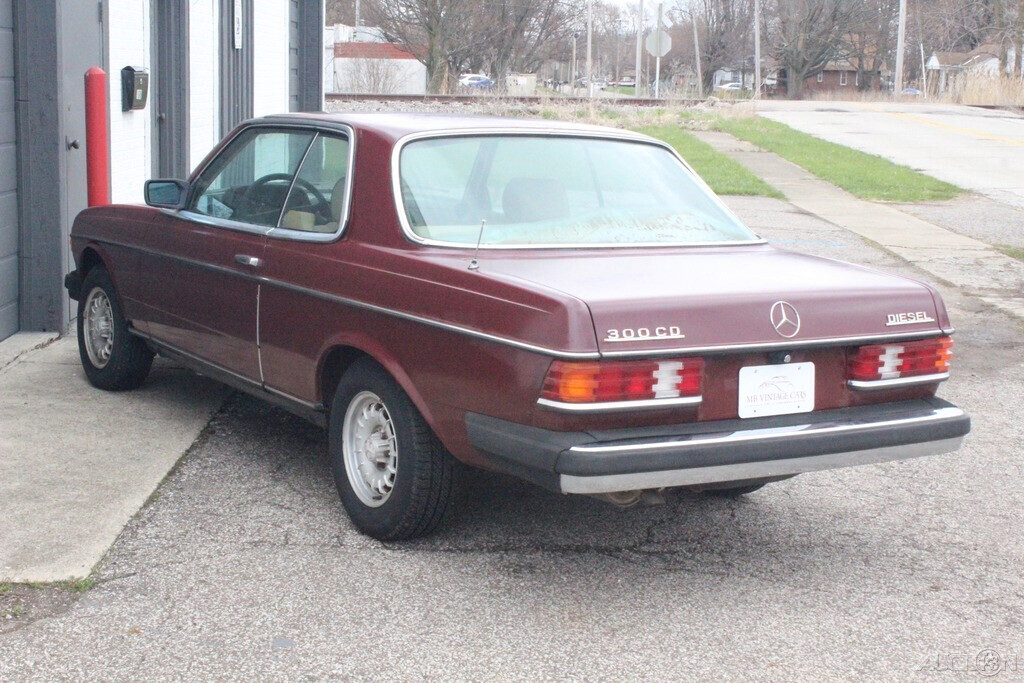 1980 Mercedes-Benz 300-Series Sunroof Coupe - photo 4
