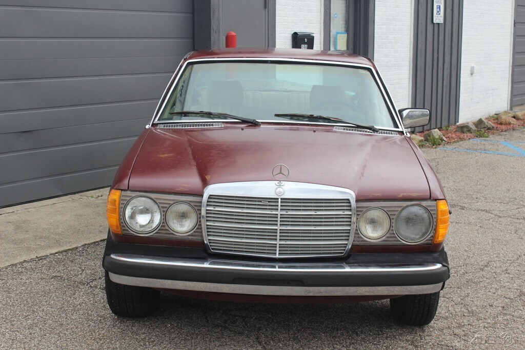 1980 Mercedes-Benz 300-Series Sunroof Coupe - photo 5