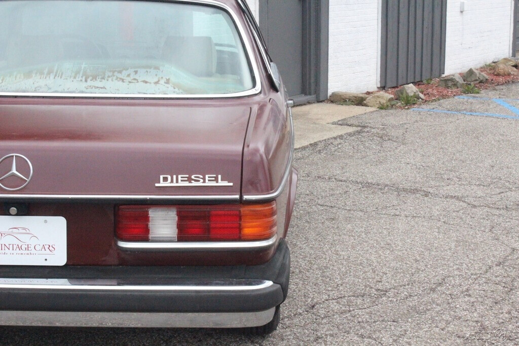 1980 Mercedes-Benz 300-Series Sunroof Coupe - photo 7