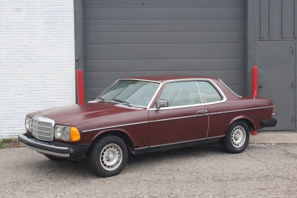 1980 Mercedes-Benz 300-Series Sunroof Coupe - photo 9
