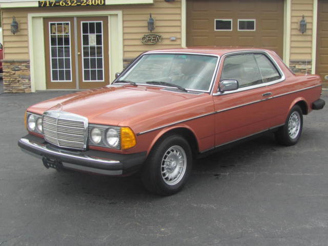 1980 Mercedes-Benz 300-Series 300CD W123
