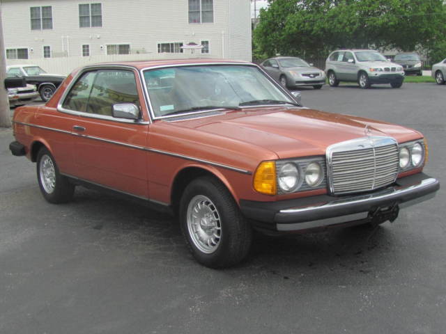 1980 Mercedes-Benz 300-Series 300CD W123 - photo 3