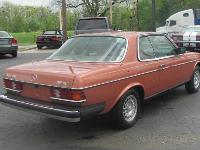 1980 Mercedes-Benz 300-Series 300CD W123 - photo 4