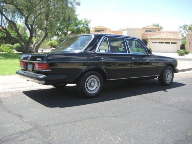 1980 Mercedes-Benz 300-Series - photo 2