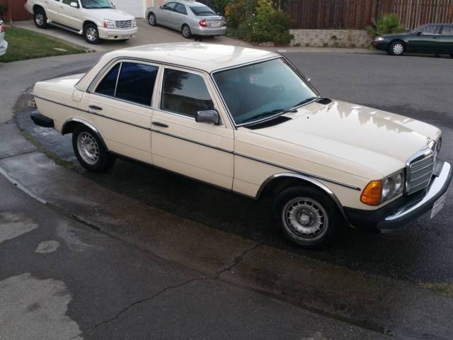 1980 Mercedes-Benz 300D Diesel Non-turbo, daily driver, good paint and interior 1980 Mercedes-Benz 300-Series