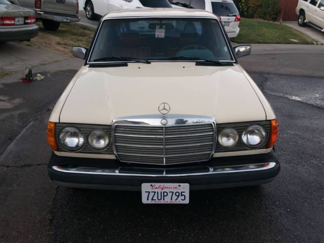 1980 Mercedes-Benz 300-Series - photo 3
