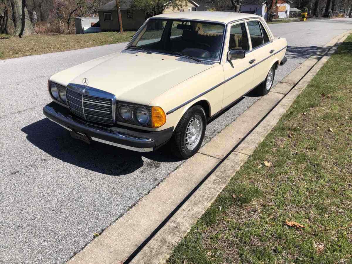 1980 Mercedes-Benz 300D - photo 2