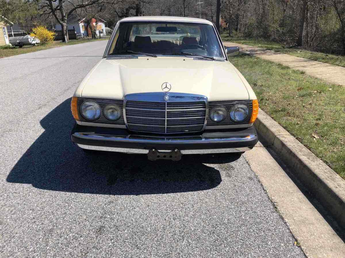 1980 Mercedes-Benz 300D - photo 3