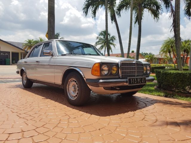 1980 Mercedes-Benz 300-Series Sedan - photo 3