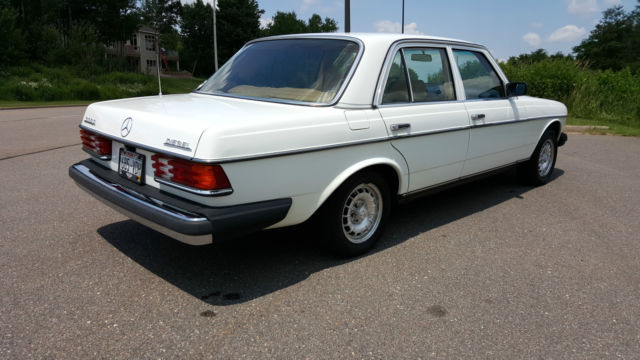 1980 Mercedes-Benz 300-Series - photo 4