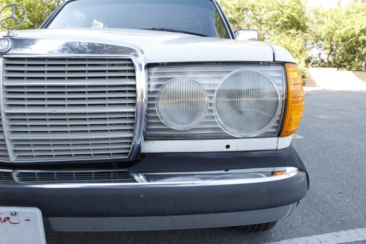 1980 Mercedes-Benz 300-Series - photo 12