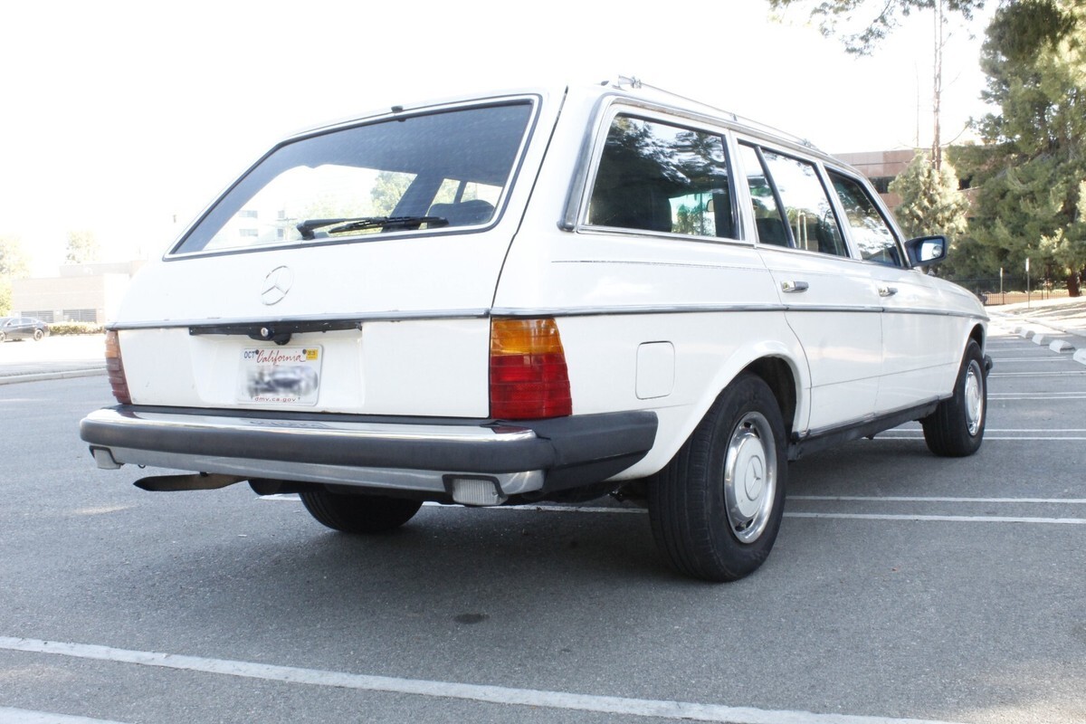 1980 Mercedes-Benz 300-Series - photo 3