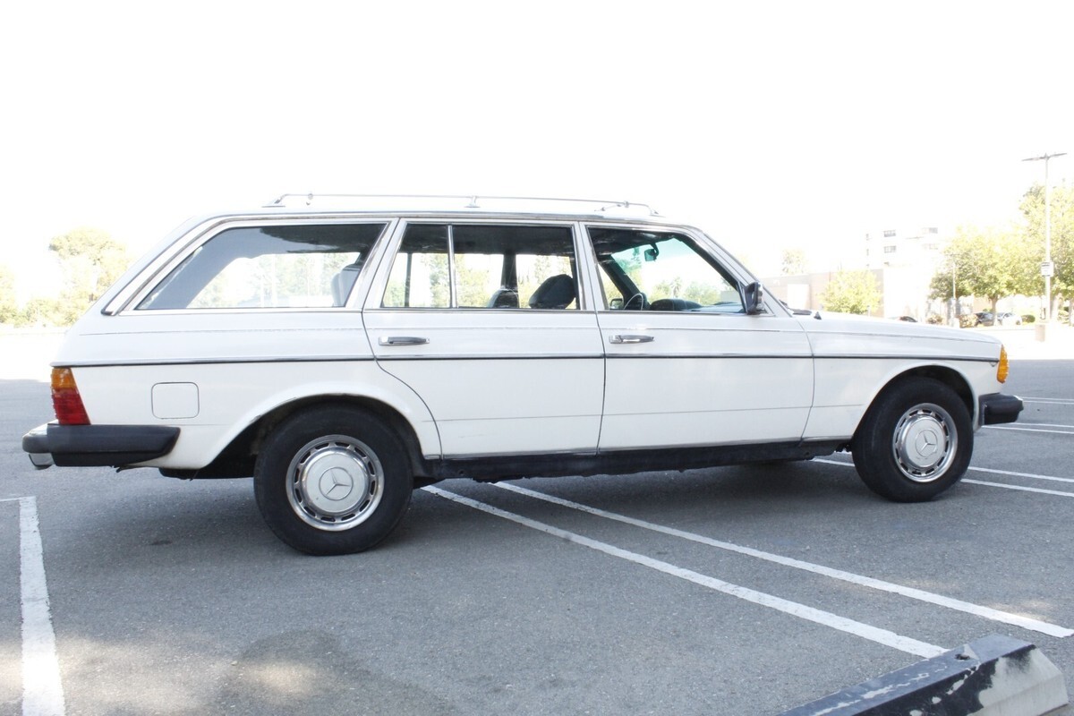 1980 Mercedes-Benz 300-Series - photo 7
