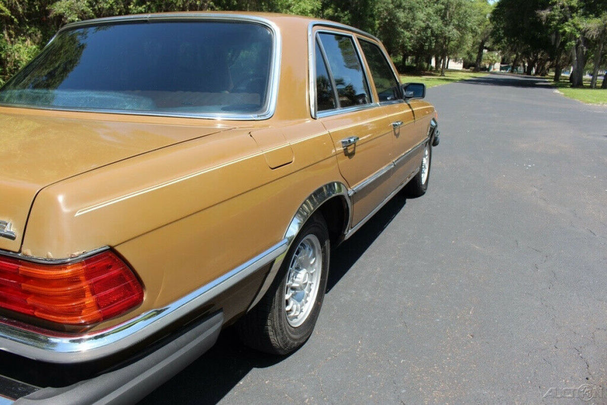 1980 Mercedes-Benz 300-Series - photo 12