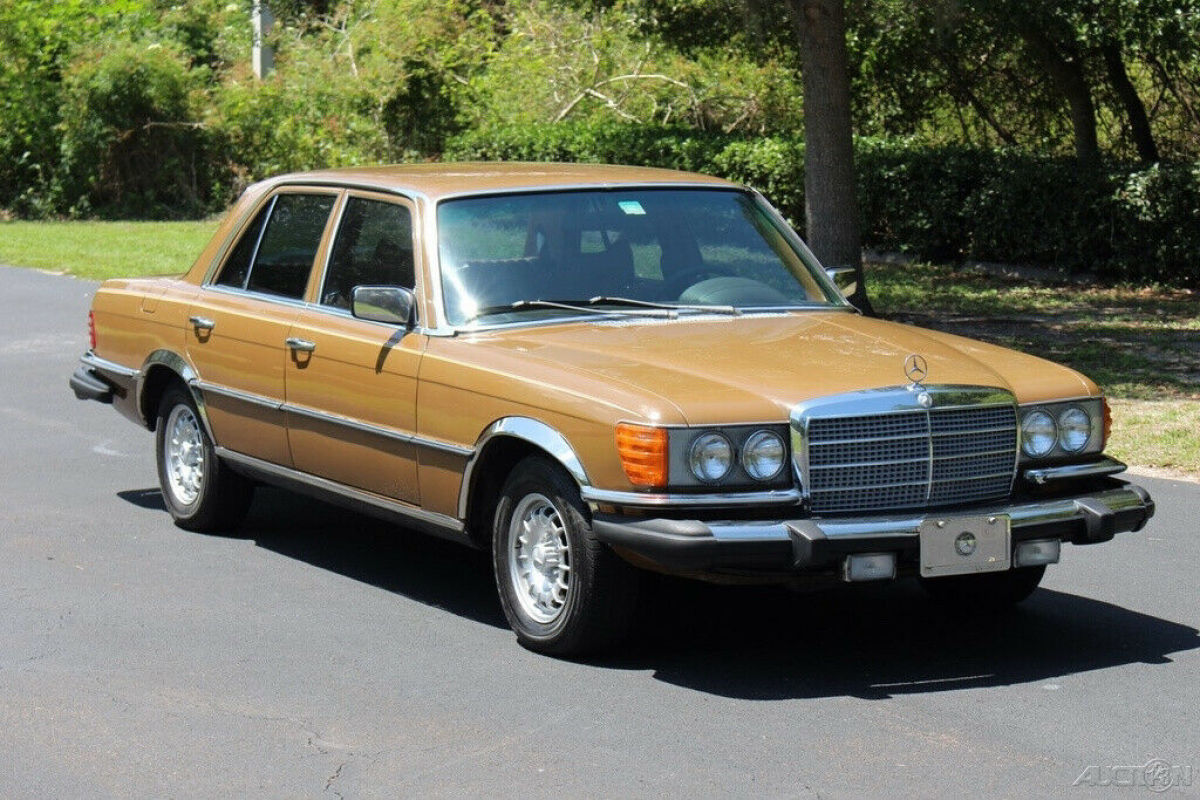 1980 Mercedes-Benz 300-Series - photo 2