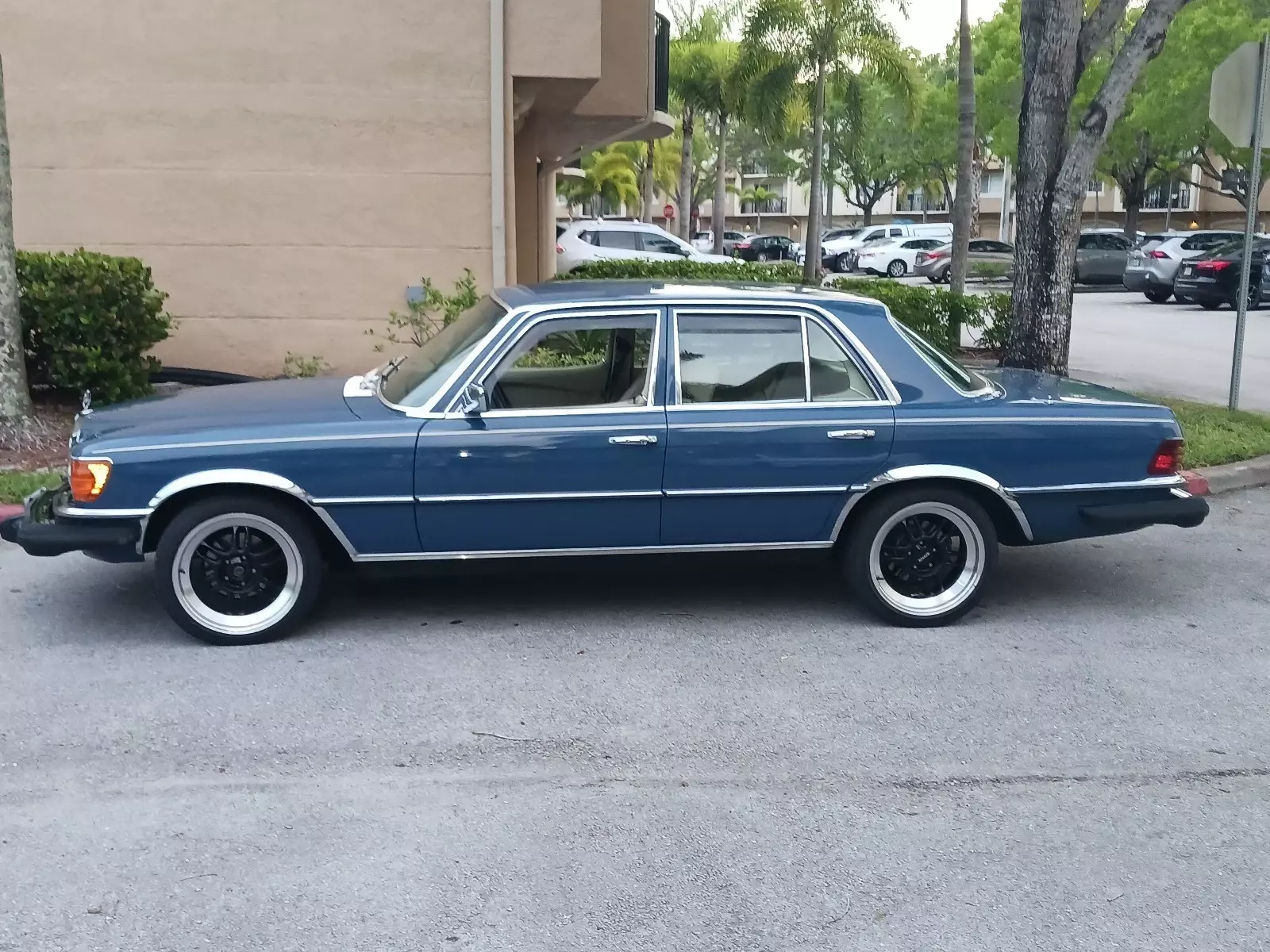 1980 Mercedes-Benz 300SD Sedan Blue Original 1980 Mercedes-Benz 300SD Original