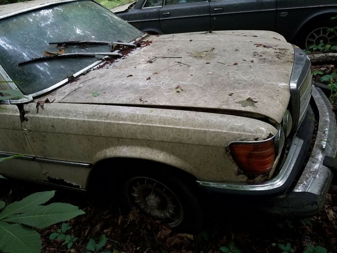 1980 Mercedes-Benz 300SD 4 door - photo 2