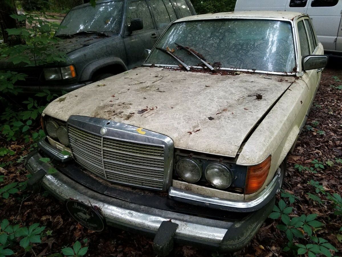 1980 Mercedes-Benz 300SD 4 door - photo 3
