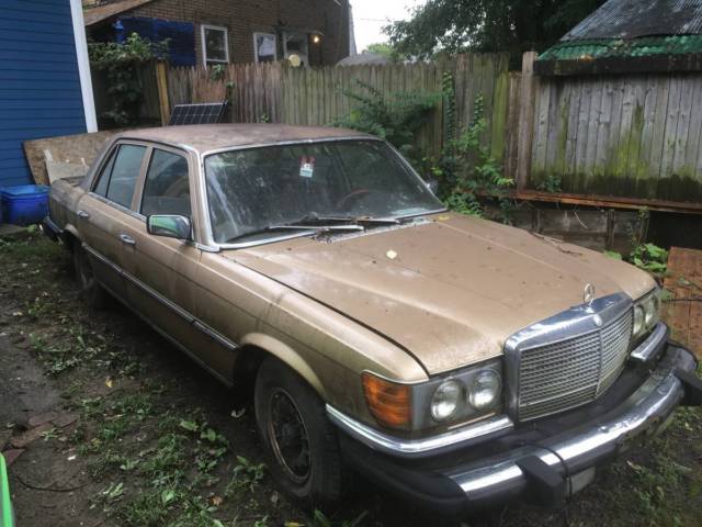 1980 Mercedes-Benz 300-Series Sedan - photo 2