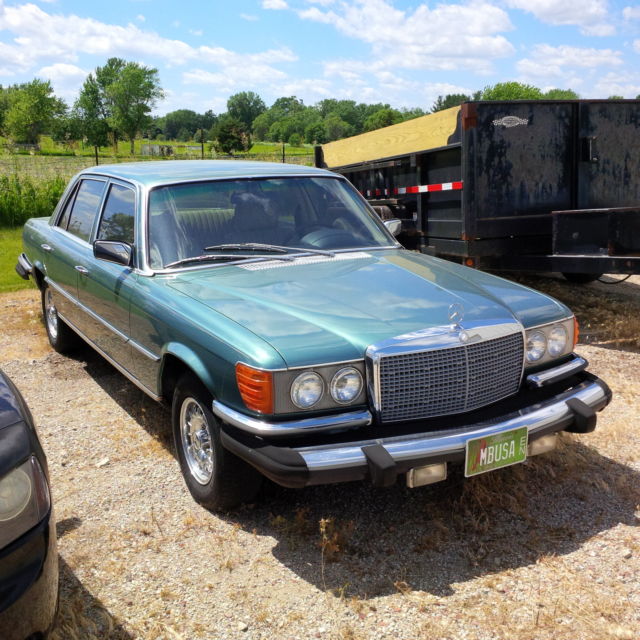 1980 Mercedes-Benz 400-Series - photo 2
