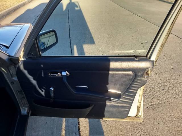 1980 Mercedes-Benz 200-Series Wagon - photo 4