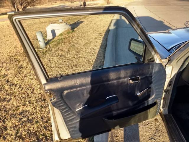 1980 Mercedes-Benz 200-Series Wagon - photo 9