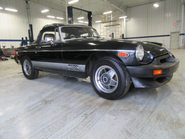 1980 MG convertible five-speed 42200 miles 1980 MG MGB 2door