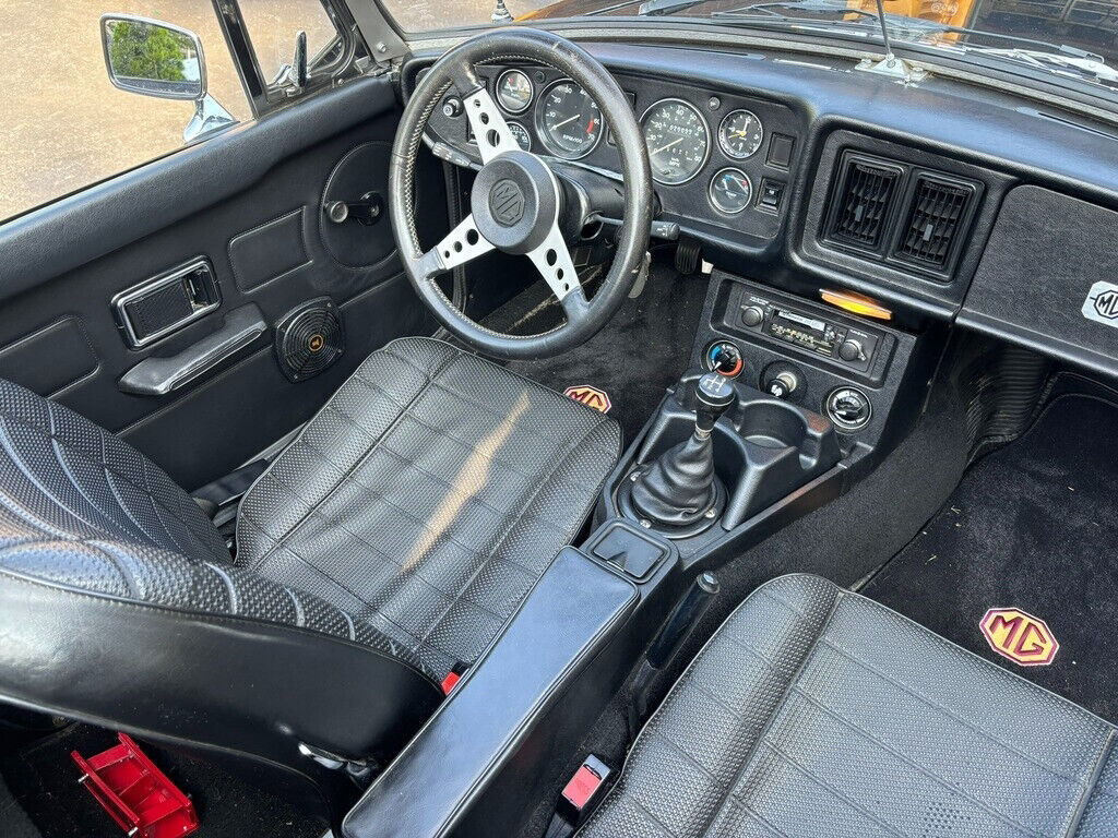 1980 MG MGB Limited Edition 2 Door Convertible - photo 8