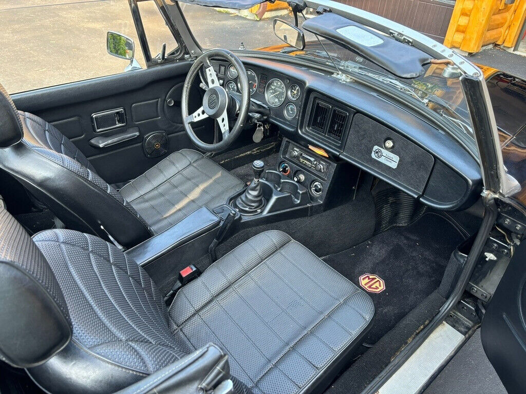 1980 MG MGB Limited Edition 2 Door Convertible - photo 9