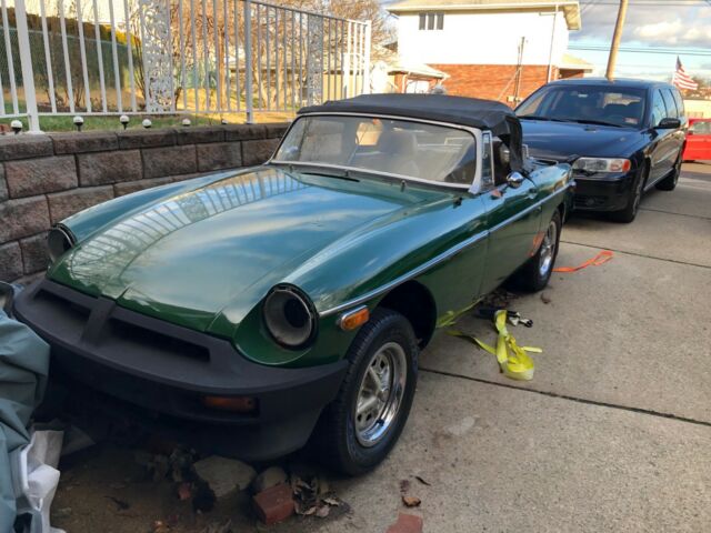 1980 MGB ROLLER / PARTS CAR GREAT PARTS CAR 1980 MG MGB