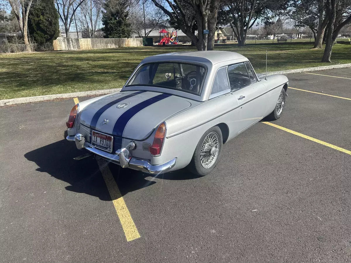 1980 MGB WATCH VIDEO 1966 CLONE WAS A 2 YEAR PROJECT WATCH ALL VIDEOS 100 PICS ! 1980 MG MGB