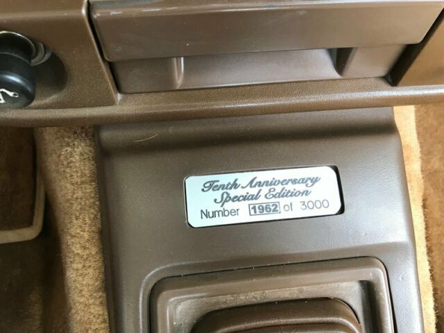 1980 Nissan 280ZX 10th Anniversary 1962 of 3000 1 of 2500 in Gold an - photo 8