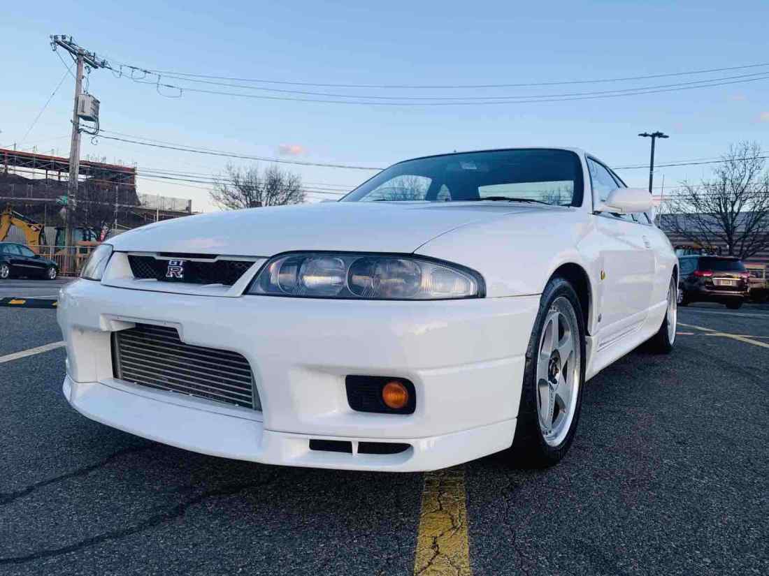 1980 Nissan Skyline 2000 GTR Sportscar White AWD Manual Skyline R33 GTR 1980 Nissan Skyline 2000 GTR Skyline R33 GTR