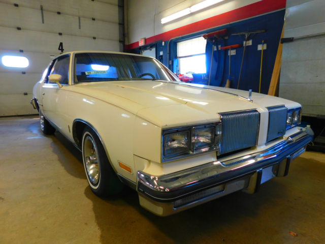 1980 Oldmobile Cutlass Supreme Brougham T1263228 1980 Oldsmobile Cutlass Brougham