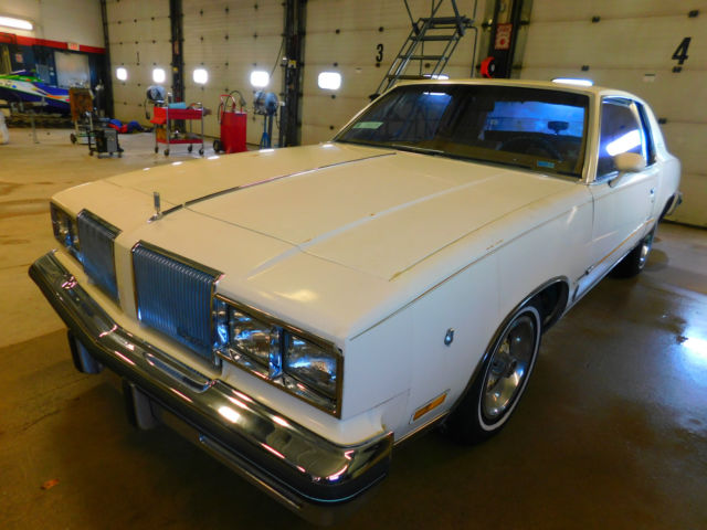 1980 Oldsmobile Cutlass Brougham - photo 2